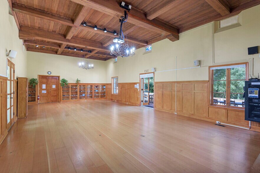 More Photos Of 249 Lambert Rd, Carpinteria Specialty For Sale