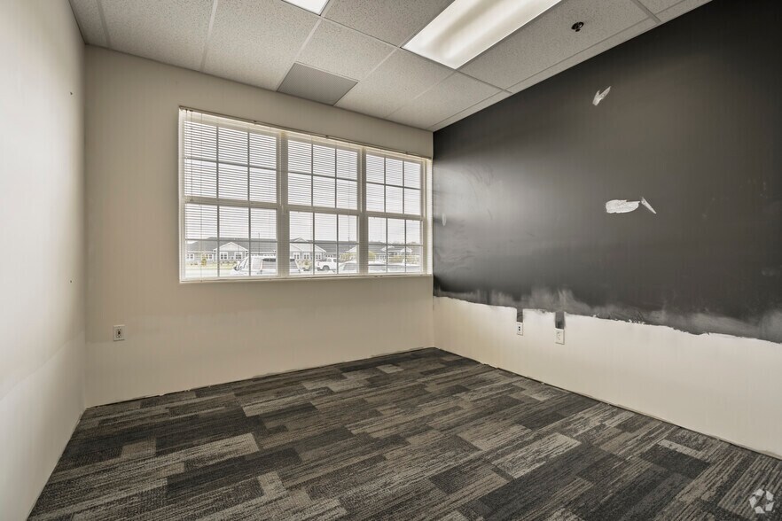 More Photos Of 8161 Executive Ct, Lansing Medical For Lease