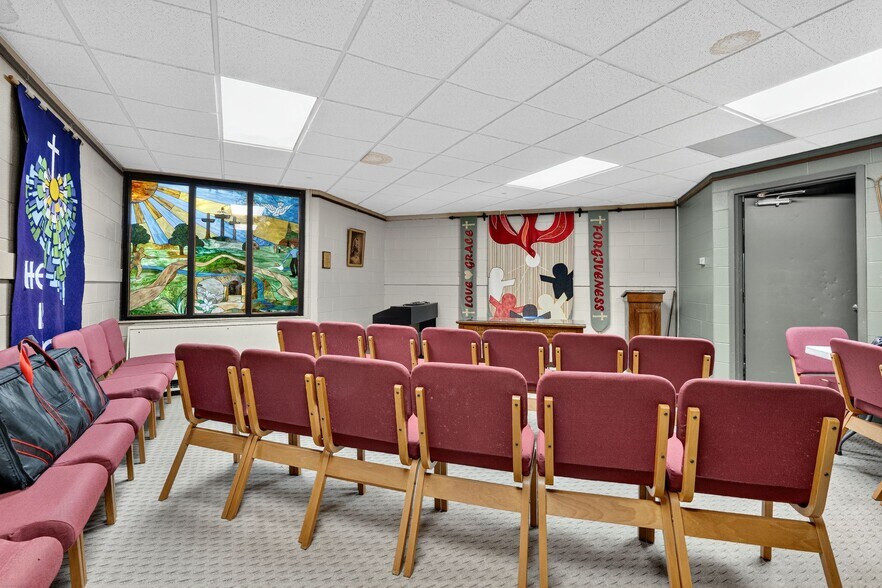 More Photos Of 1918 Mechanicsburg Rd, Springfield Rehabilitation Center For Sale