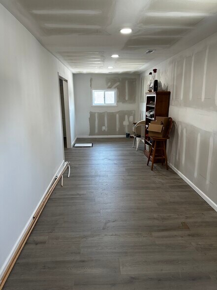 More Photos Of 125 E Washington St, Kearney Storefront Retail Office For Lease