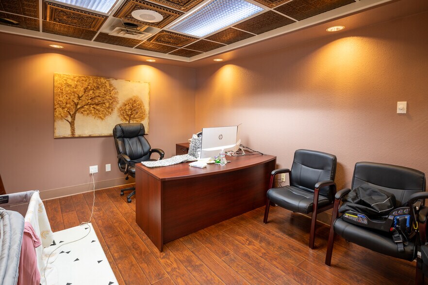 More Photos Of 1227 Bridge St, Yuba City Office For Sale