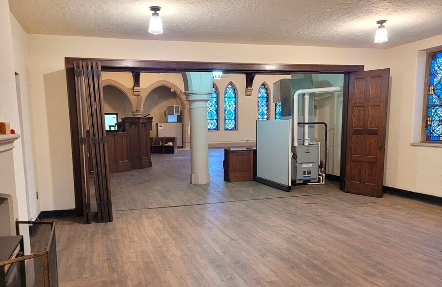 More Photos Of 421 Spicer St, Akron Religious Facility For Sale
