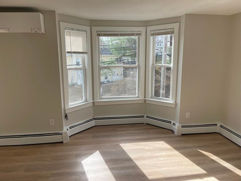 More Photos Of 128 Alfred St, Biddeford Apartments For Sale