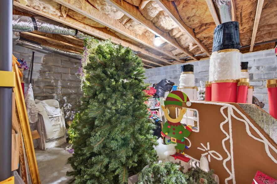 More Photos Of 639 Wagon Wheel Rd, Elk Creek Lodge Meeting Hall For Sale