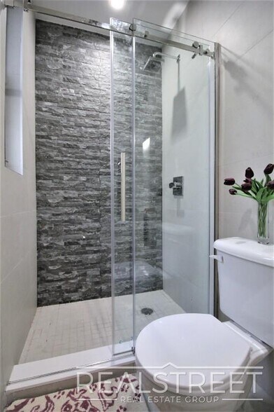 More Photos Of 1647 8th Ave, Brooklyn Apartments For Sale