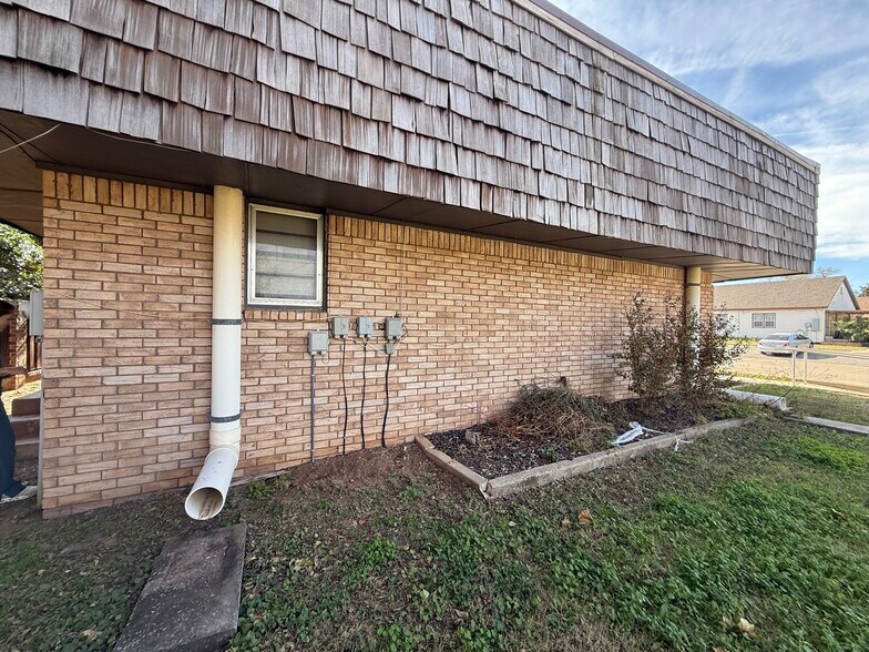 More Photos Of 1020 18th St, Woodward Office For Sale