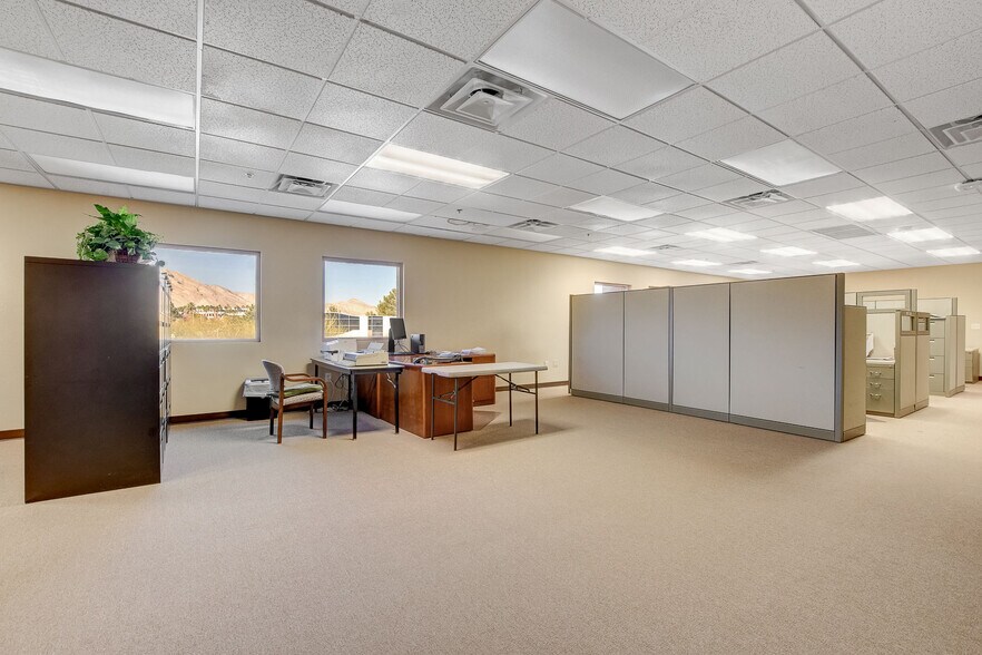 More Photos Of 9900 Covington Cross Dr, Las Vegas Office For Lease