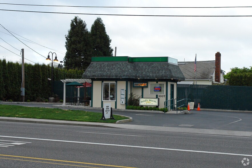 Primary Photo Of 3007 NE 181st Ave, Portland Freestanding For Sale