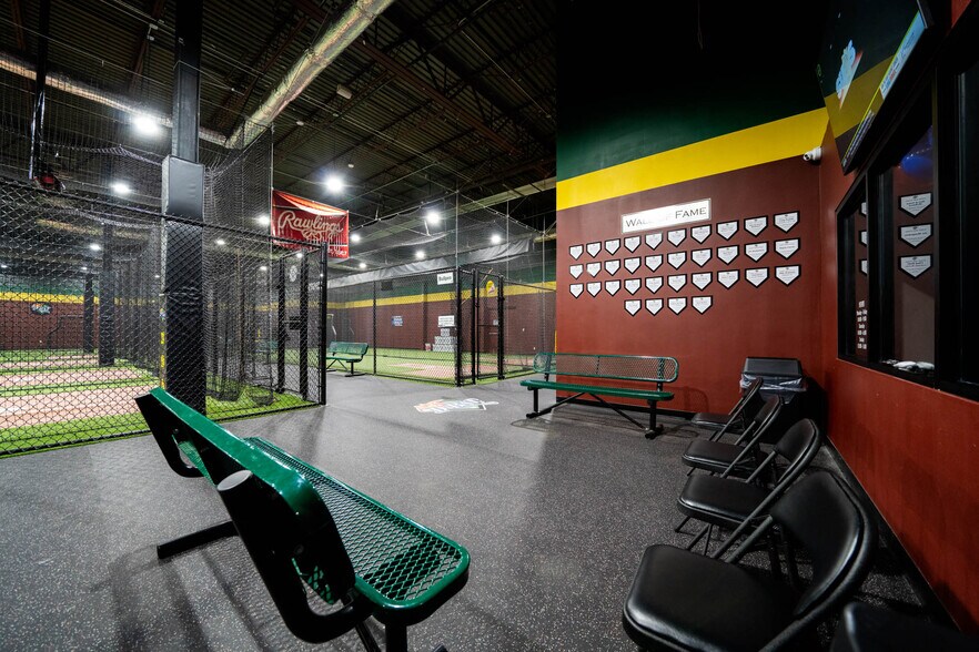 More Photos Of 3520 McCann Rd, Longview Department Store For Lease