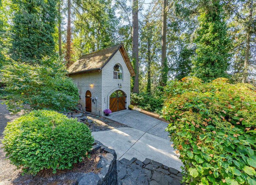 More Photos Of 1820 E 28th Ave, Eugene Multifamily For Sale