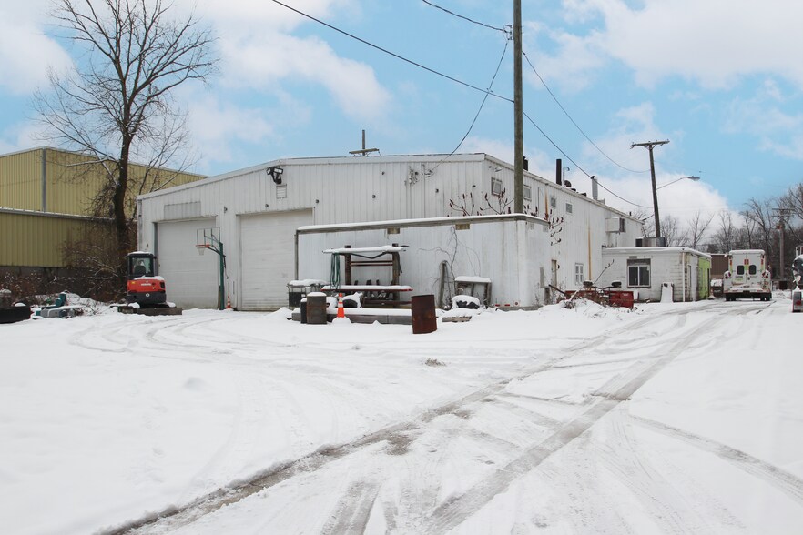 More Photos Of 33 Industry Dr, Bedford Warehouse For Sale