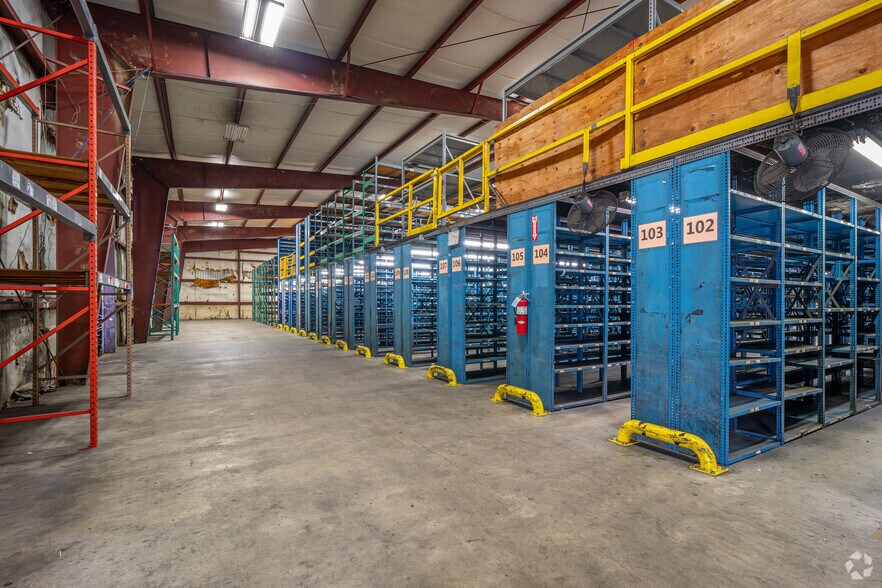 More Photos Of 1305 W Jackson Ave, Pasadena Manufacturing For Sale