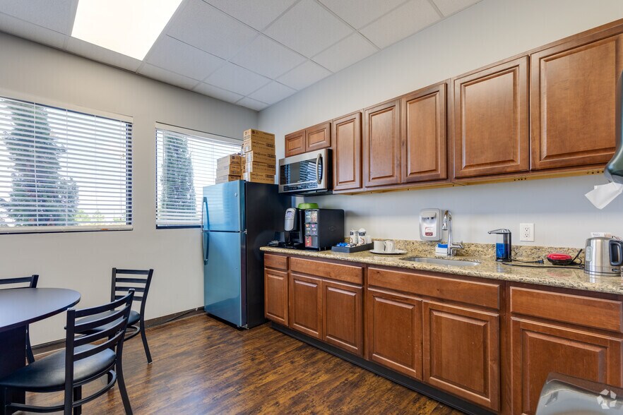 More Photos Of 14025 West Rd, Houston Office For Sale