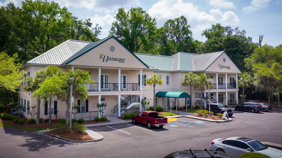 More Photos Of 10 Plantation Park Dr, Bluffton Office For Lease