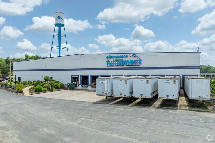 More Photos Of 129 Dupree St, Charlotte Distribution For Lease