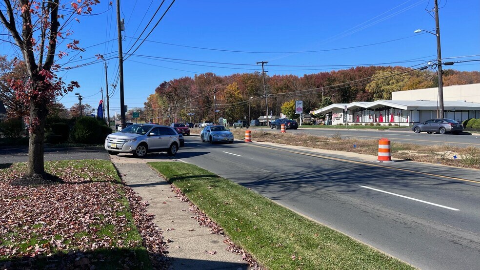 More Photos Of 409 E Marlton Pike, Cherry Hill Office For Lease