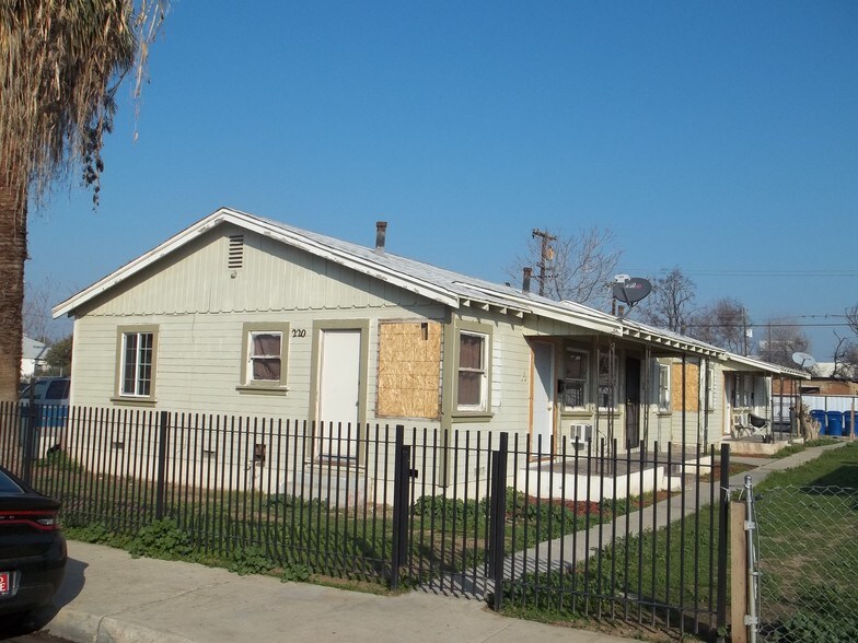 More Photos Of 2208 Lake St, Bakersfield Apartments For Sale