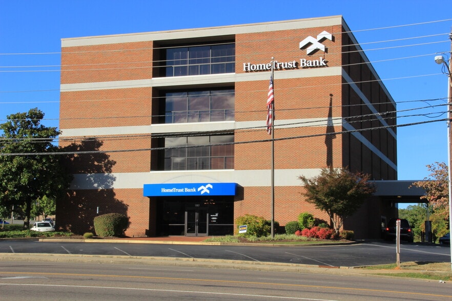 More Photos Of 1907 N Roan St, Johnson City Office For Lease