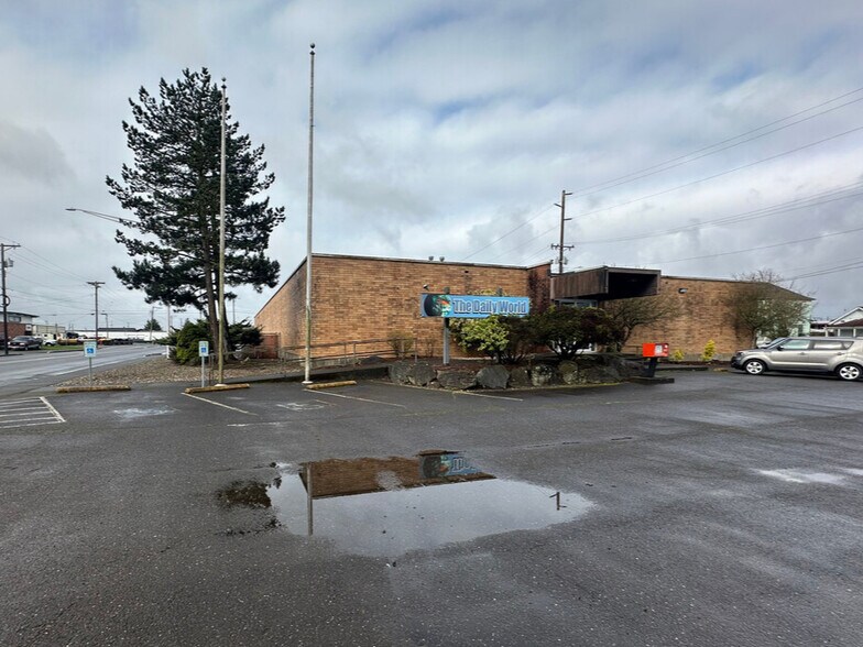 More Photos Of 315 S Michigan St, Aberdeen Office For Sale