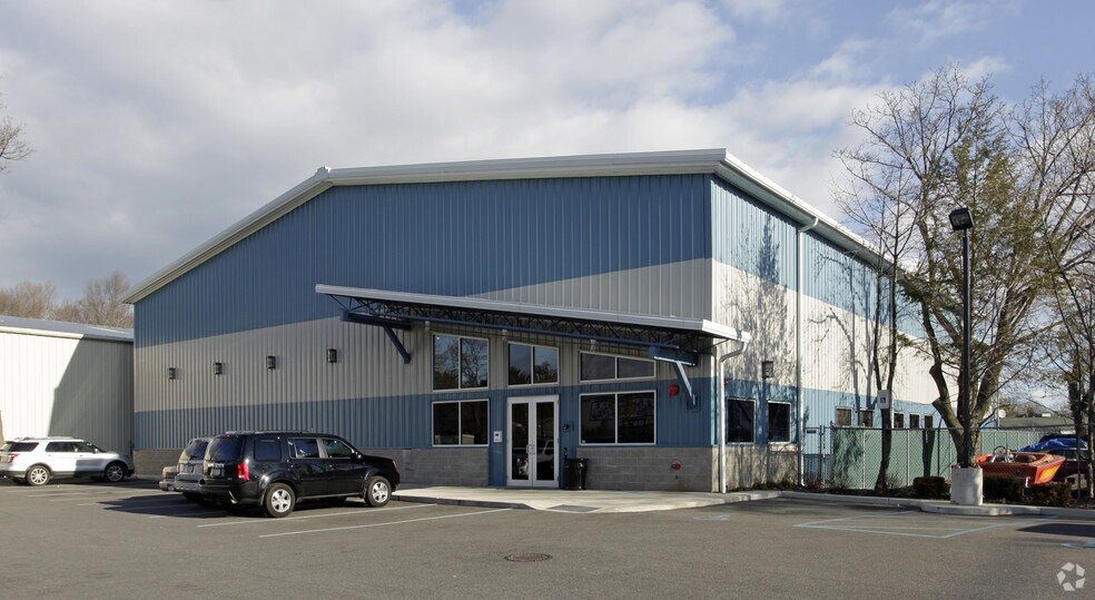 Primary Photo Of 469 Fort Salonga Rd, Northport Self Storage For Sale