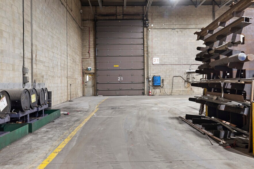 More Photos Of 805 Boul Alphonse-Deshaies, Bécancour Industrial For Sale