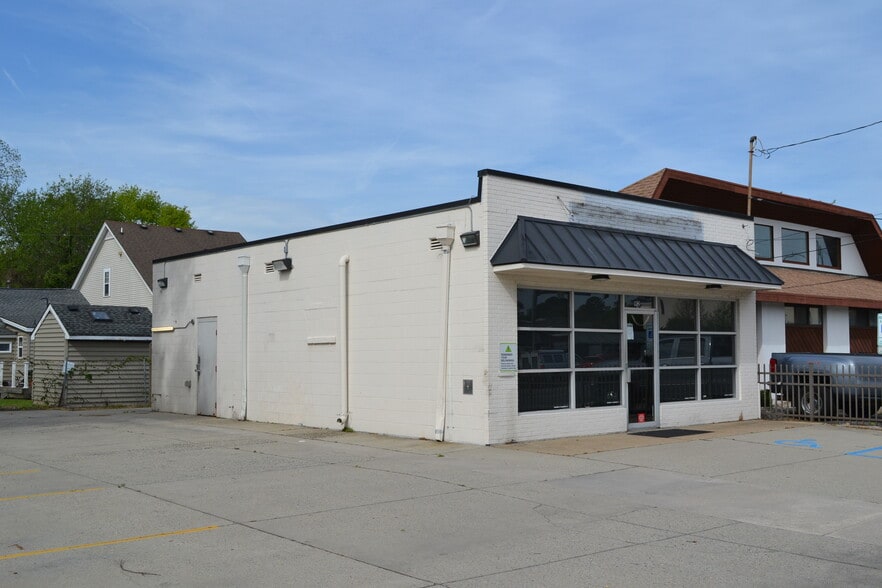 Primary Photo Of 912 W Little Creek Rd, Norfolk Freestanding For Sale