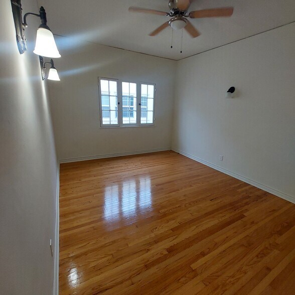 More Photos Of 626 S Cloverdale Ave, Los Angeles Apartments For Sale