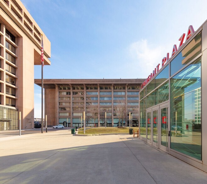 More Photos Of 950 L'Enfant Plz SW, Washington Office For Lease