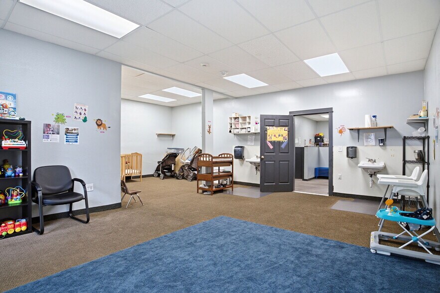 More Photos Of 3659 S Cedar Ave, Minneapolis Storefront Retail Office For Sale