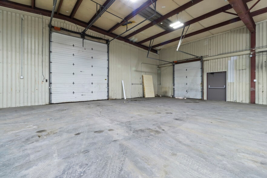 More Photos Of 1091 Kentucky Ave, Indianapolis Warehouse For Lease