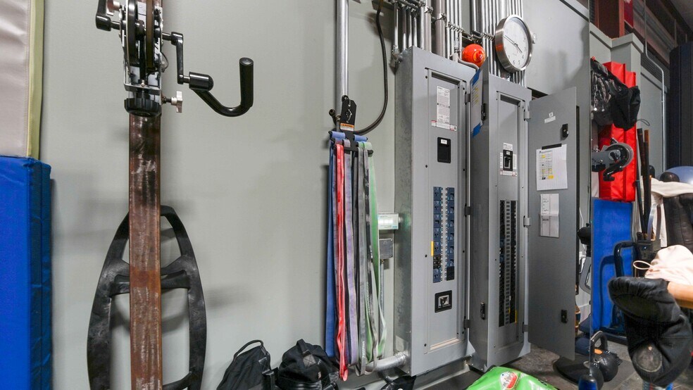 More Photos Of 17629 Cordova Pl, Panama City Beach Industrial For Sale