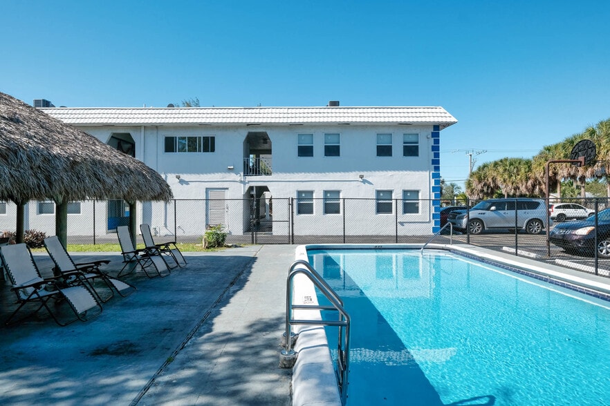 More Photos Of 999 W Prospect Rd, Oakland Park Apartments For Sale