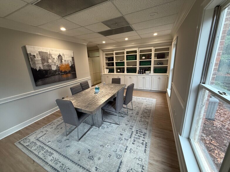 More Photos Of 6111 Peachtree Dunwoody Rd NE, Atlanta Office Residential For Sale