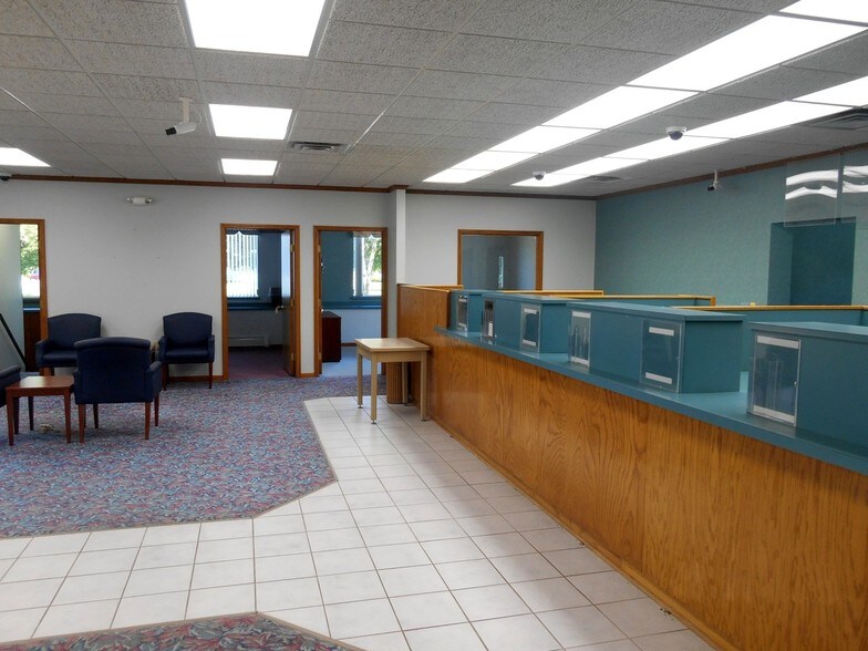 More Photos Of 6586 Center St, Unionville Bank For Sale