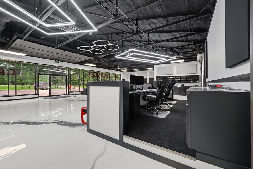 More Photos Of 957 Highway 85 S, Fayetteville Auto Dealership For Sale
