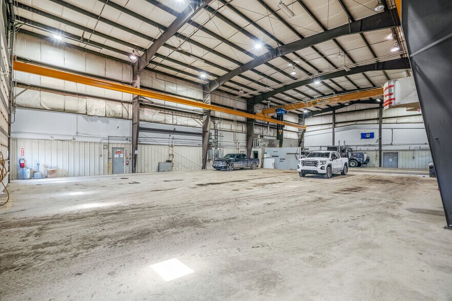 More Photos Of 501075 RR 14, Lloydminster Manufacturing For Sale