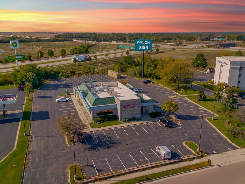 More Photos Of 632 Midland Rd, Janesville Restaurant For Sale