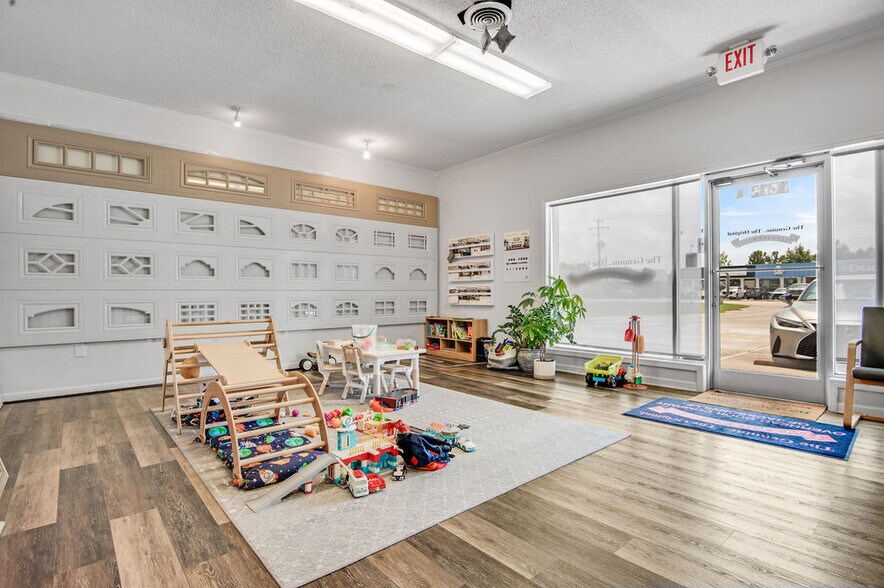 More Photos Of 1212-1216 Gum Branch Rd, Jacksonville General Retail For Sale