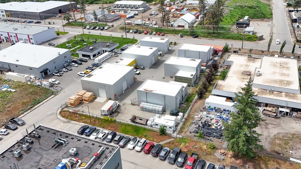 More Photos Of 9013-9021 Jim Bailey Rd, Kelowna Manufacturing For Sale
