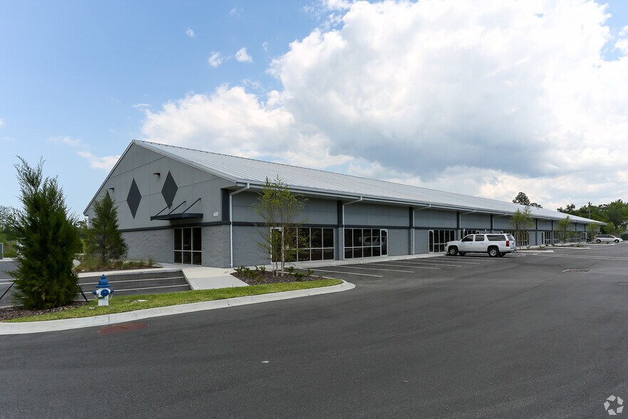 More Photos Of 8200 Cypress Plaza Dr, Jacksonville Light Distribution For Lease