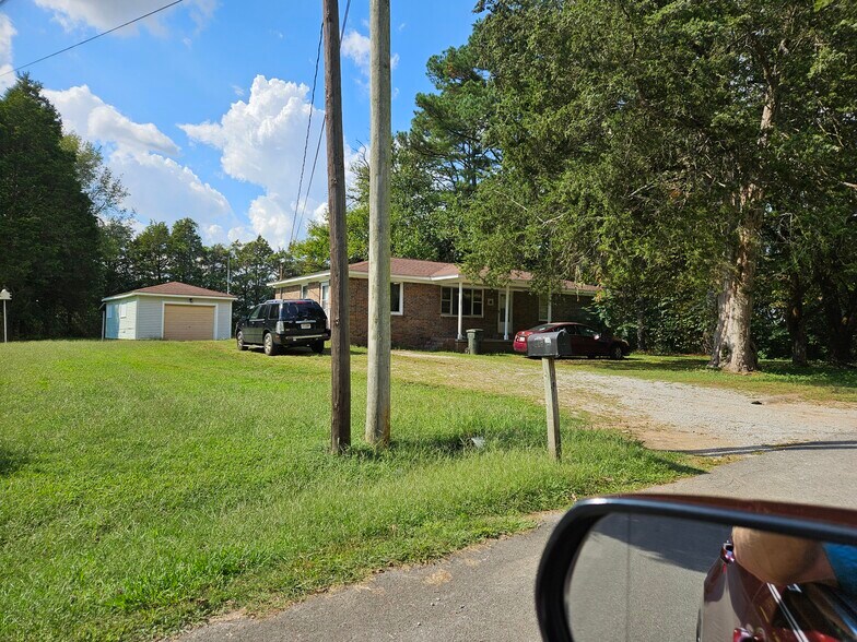 More Photos Of 206 Travis Rd NW, Huntsville Light Distribution For Sale