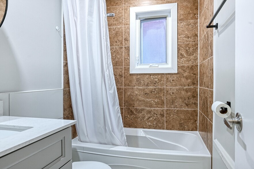 More Photos Of 156 Dagmar Av, Vanier Apartments For Sale