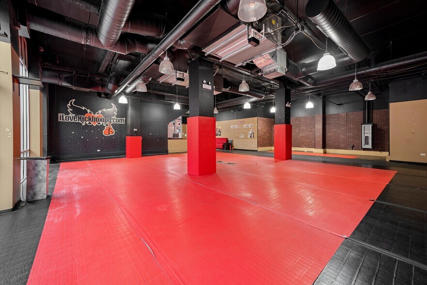 More Photos Of 1720 W North Ave, Chicago Storefront Retail Office For Lease