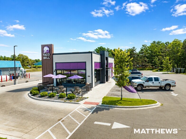 Primary Photo Of 510 N Cedar St, Kalkaska Restaurant For Sale