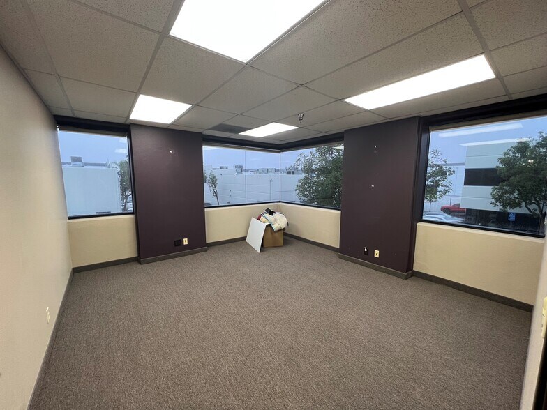 More Photos Of 1320 N Hancock St, Anaheim Showroom For Lease