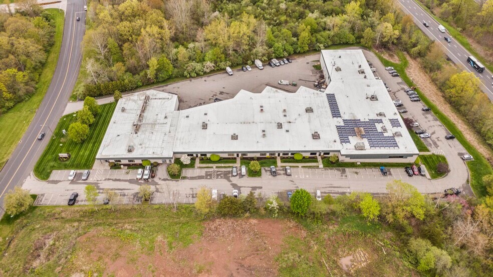 More Photos Of 362 Industrial Park Rd, Middletown Warehouse For Sale