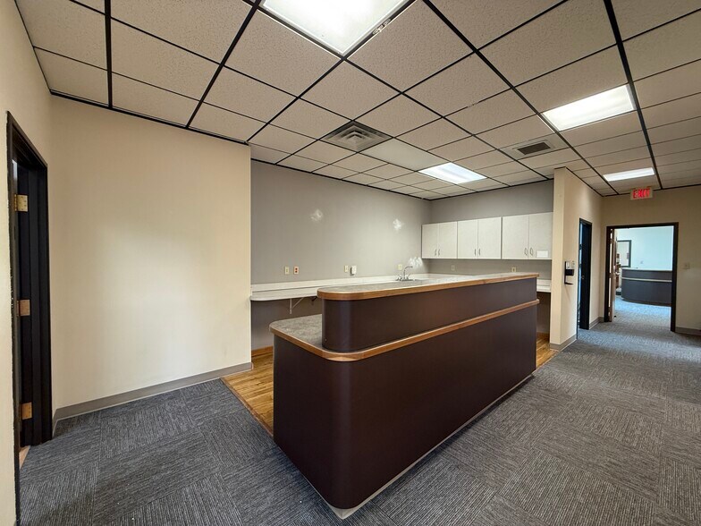More Photos Of 301 Saddle Dr, Helena Medical For Lease