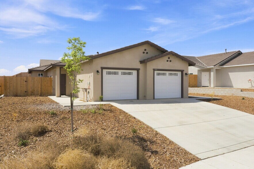 More Photos Of 9121 Prometheus Dr, Bakersfield Apartments For Sale