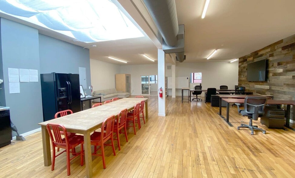 More Photos Of 121 Capp St, San Francisco Flex For Lease