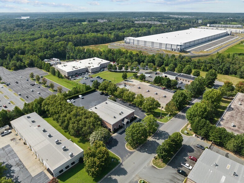 More Photos Of 147 Cedar Pointe Dr, Mooresville Research And Development For Lease